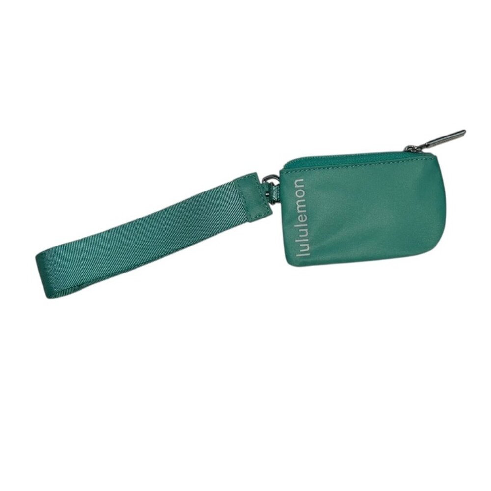 Lululemon athletica turquise wristlet coin card holder